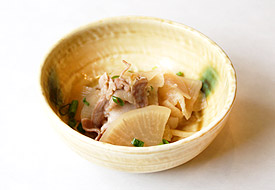 Simmered daikon radish and pork