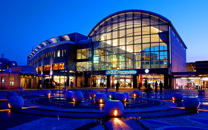 高松駅（サンポート高松）